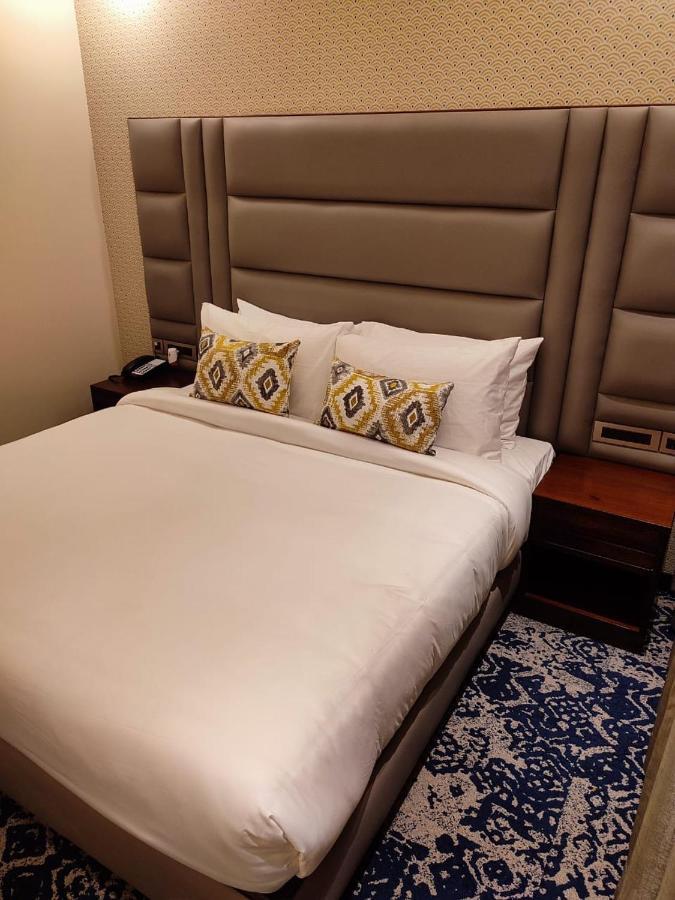 Hotel Peninsula Panchkula Dış mekan fotoğraf